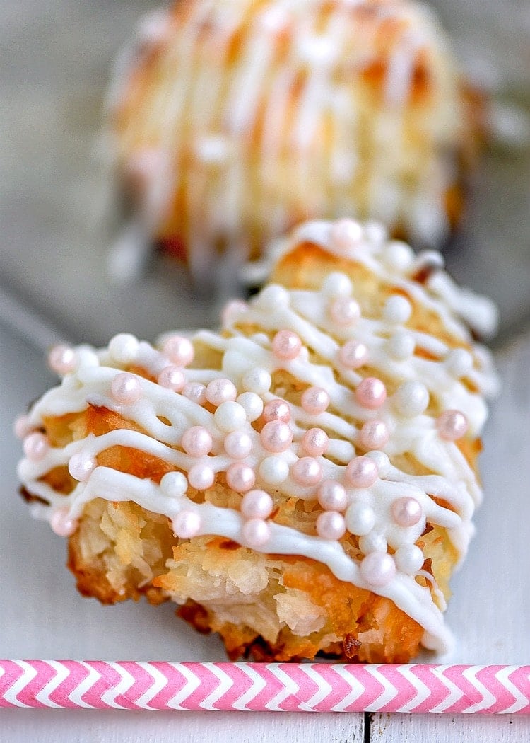 heart shaped coconut macaroons