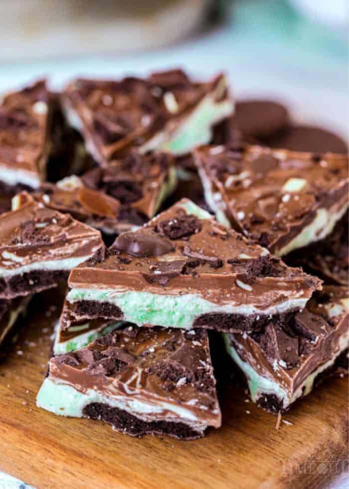 This delicious Mint Chocolate Bark couldn't be easier to make and it tastes like a DREAM! The perfect little treat to whip up for the holidays or just because! 5 minutes and 5 ingredients are all you need! // Mom On Timeout #mintchocolatebark #mintchocolate #mint #barkrecipe #StPatricksDay #Christmas #holidays #easy #nobake #chocolate mint bark recipe blog
