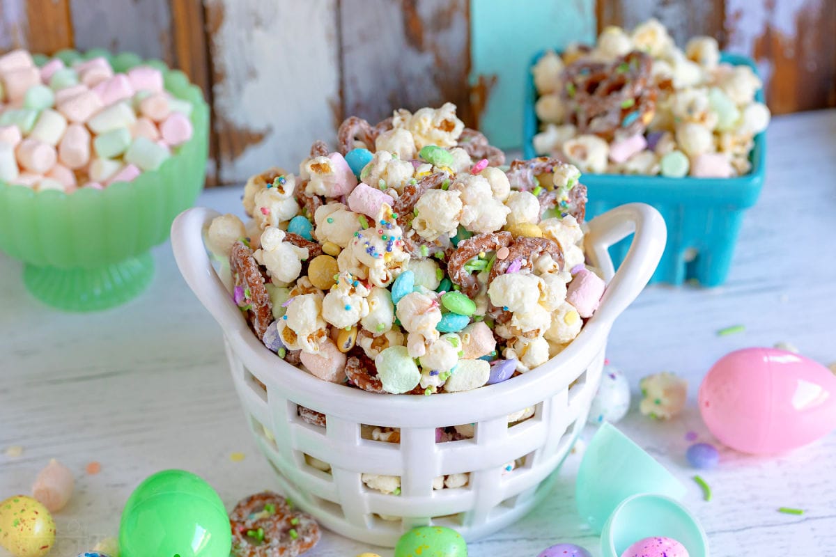 snack mix for easter with marshmallows, popcorn and pretzels.