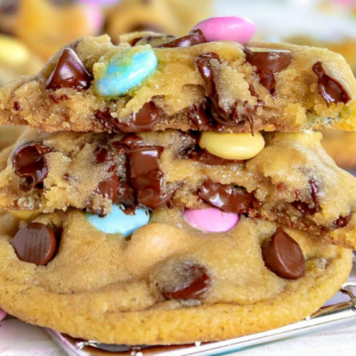 THE BEST EASTER CHOCOLATE CHIP COOKIES