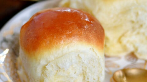 The BEST Dinner Rolls