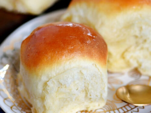 The BEST Dinner Rolls