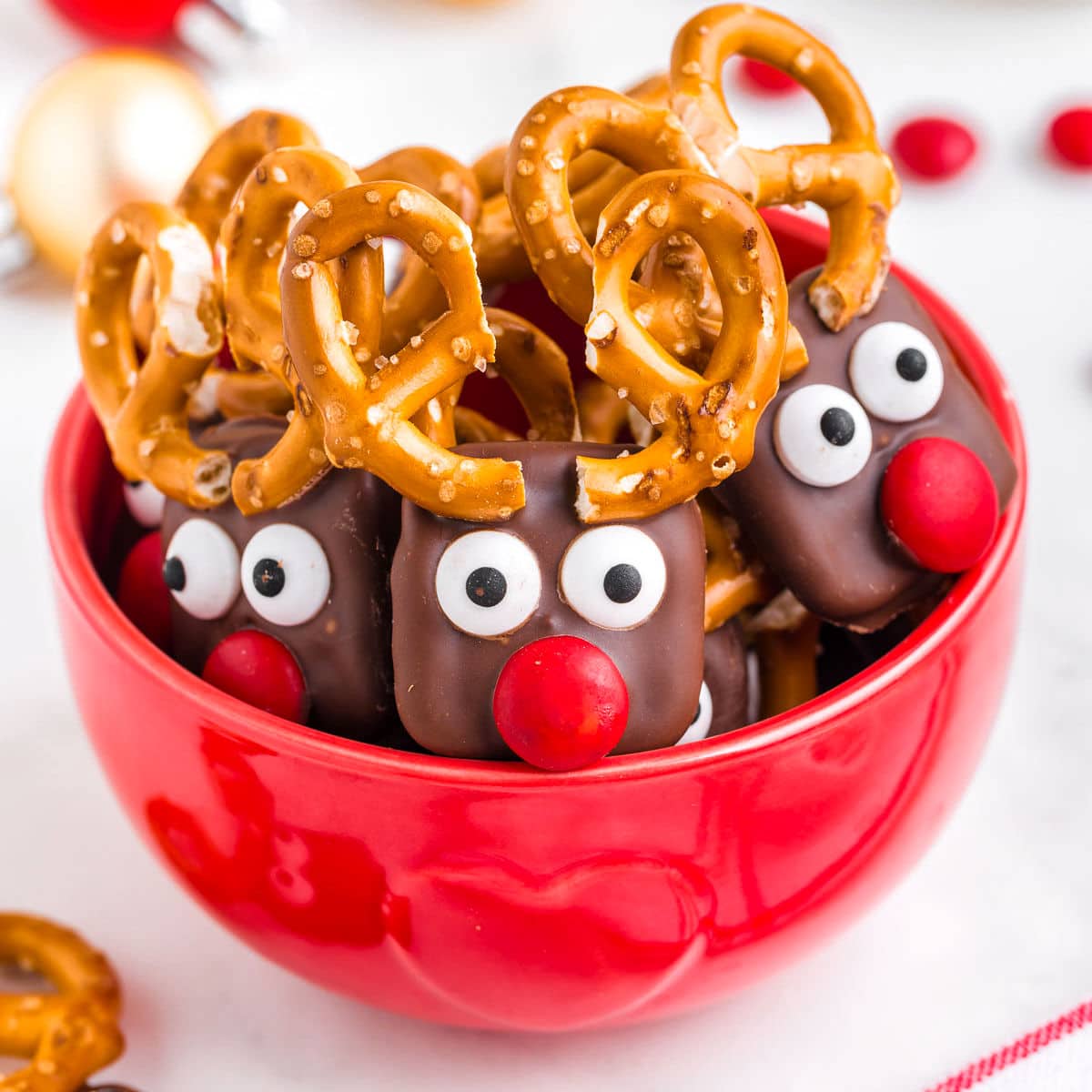 Pretzel Reindeer